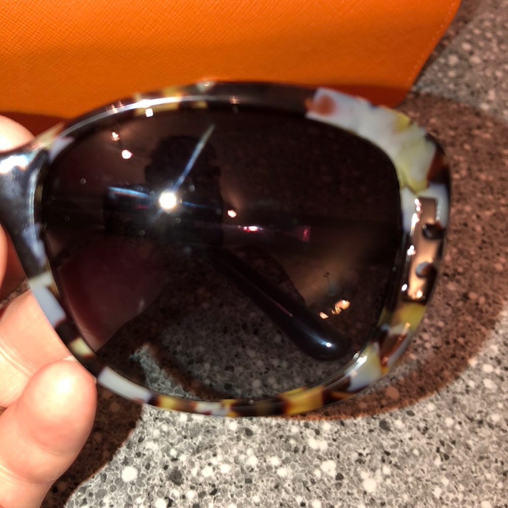 Tory Burch Sunglasses - Picture 7 of 8